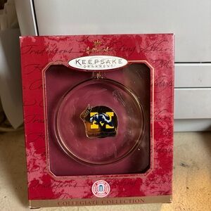 2000 HALLMARK  University Of Michigan Keepsake ORNAMENT New In Box!